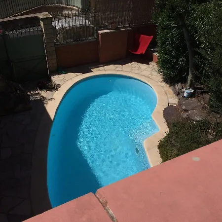 Town With Swimming Pool * Ментона